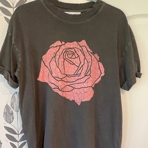 FREE PEOPLE girl dangerous sizs S Vintage Tee